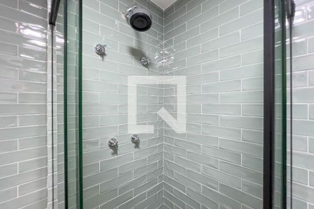 Banheiro de kitnet/studio para alugar com 1 quarto, 28m² em Ipiranga, São Paulo