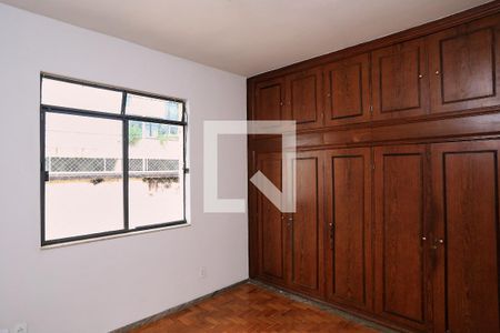 Quarto de apartamento para alugar com 3 quartos, 96m² em Funcionários, Belo Horizonte
