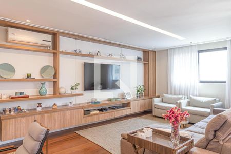 Apartamento à venda com 4 quartos, 240m² em Higienópolis, São Paulo