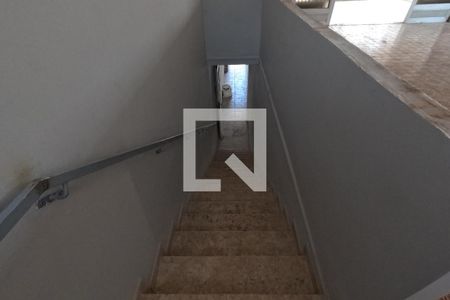 Escadas para o 1º Piso de casa para alugar com 3 quartos, 249m² em Campo Grande, Santos