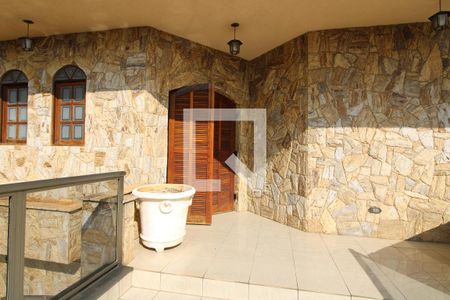 Varanda Quarto 1 de casa para alugar com 7 quartos, 358m² em Vila Ré, São Paulo