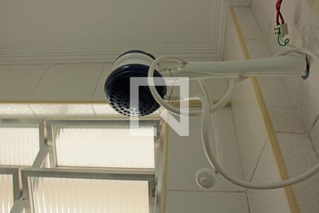 Banheiro de kitnet/studio para alugar com 1 quarto, 30m² em Ponta da Praia, Santos