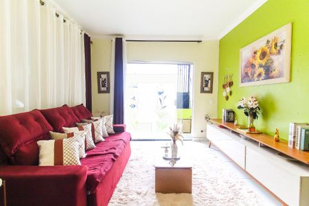 Sala de casa à venda com 4 quartos, 130m² em Conjunto Residencial José Bonifácio, São Paulo