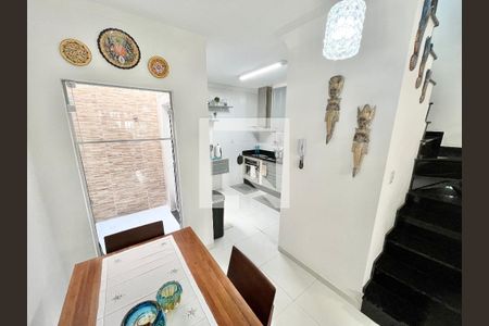 Sala/Cozinha de casa de condomínio à venda com 2 quartos, 102m² em Chora Menino, São Paulo