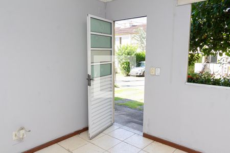 Sala de apartamento para alugar com 2 quartos, 63m² em Guaratiba, Rio de Janeiro