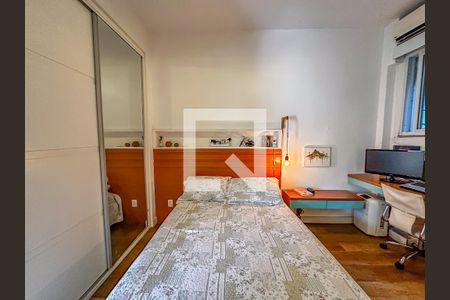 Apartamento à venda com 2 quartos, 70m² em Urca, Rio de Janeiro