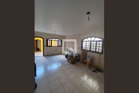 Casa à venda com 3 quartos, 178m² em Parque Jaçatuba, Santo André