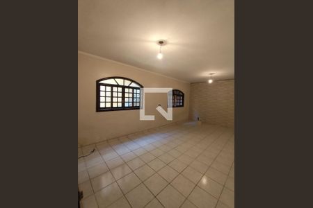 Casa à venda com 3 quartos, 178m² em Parque Jaçatuba, Santo André