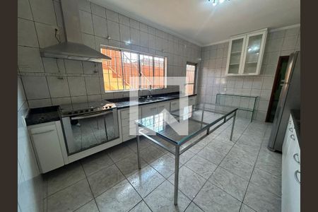 Casa à venda com 360m², 4 quartos e 2 vagasCozinha