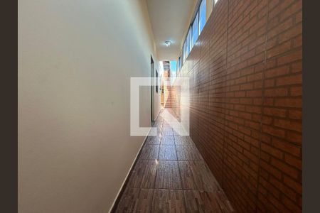 Casa à venda com 360m², 4 quartos e 2 vagasCorredor