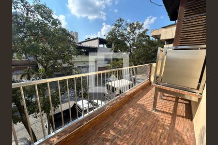Casa à venda com 360m², 4 quartos e 2 vagasVaranda 