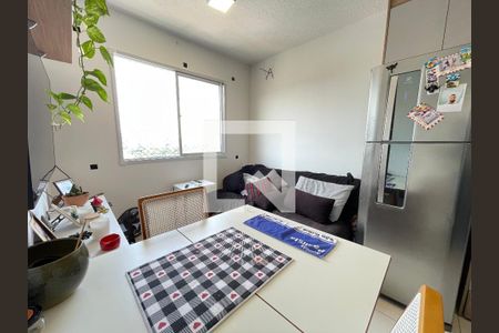 Sala/Cozinha de apartamento para alugar com 2 quartos, 32m² em Jardim Celeste, São Paulo