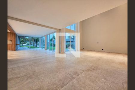 Sala  de casa de condomínio à venda com 4 quartos, 460m² em Condomínio Serra dos Manacás, Brumadinho