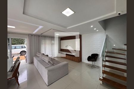 Sala de casa de condomínio para alugar com 4 quartos, 260m² em Recreio dos Bandeirantes, Rio de Janeiro