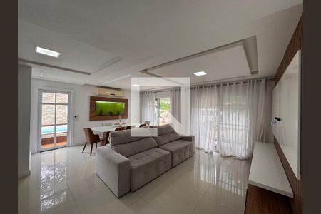 Sala de casa de condomínio para alugar com 4 quartos, 260m² em Recreio dos Bandeirantes, Rio de Janeiro