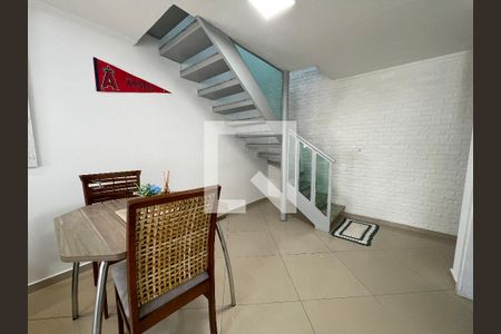 Sala de casa de condomínio à venda com 2 quartos, 80m² em Jardim Sarah, São Paulo
