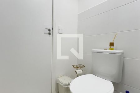Banheiro de apartamento para alugar com 2 quartos, 47m² em Vila das Bandeiras, Guarulhos
