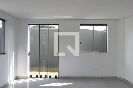 Sala de casa à venda com 3 quartos, 163m² em Santa Amelia, Belo Horizonte