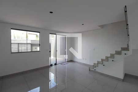 Sala de casa à venda com 3 quartos, 118m² em Jardim Atlântico, Belo Horizonte