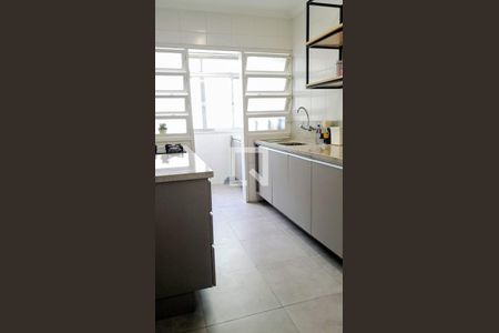 Cozinha de apartamento para alugar com 2 quartos, 69m² em Higienópolis, Porto Alegre