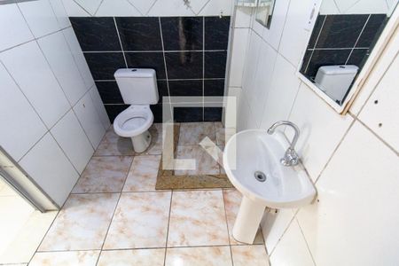 Banheiro de casa para alugar com 1 quarto, 40m² em Vila Nhocuné, São Paulo