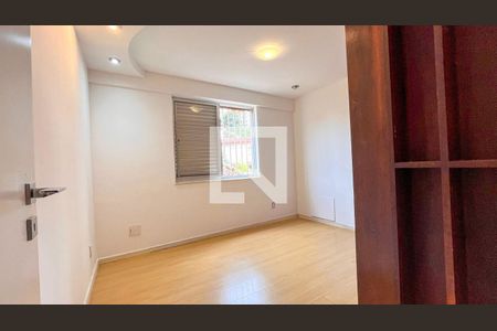 Apartamento à venda com 4 quartos, 198m² em Vila Paris, Belo Horizonte