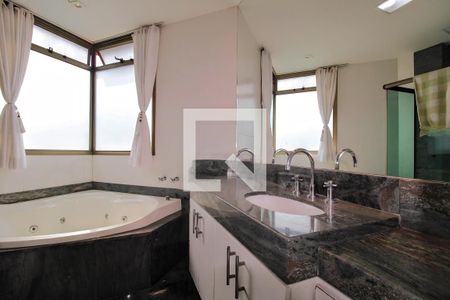 Suíte Master  de apartamento à venda com 4 quartos, 160m² em Santo Antônio, Belo Horizonte