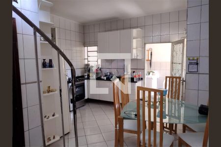 Casa à venda com 3 quartos, 220m² em Cidade Ademar, São Paulo