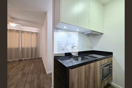 Cozinha de apartamento para alugar com 1 quarto, 41m² em Indianópolis, São Paulo