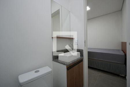 Banheiro de kitnet/studio para alugar com 1 quarto, 24m² em Vila Mariana, São Paulo