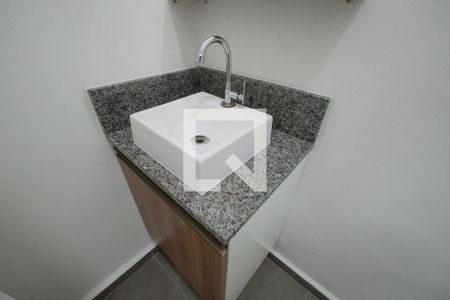 Banheiro de kitnet/studio para alugar com 1 quarto, 20m² em Vila Mariana, São Paulo