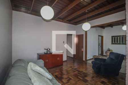Sala de casa à venda com 3 quartos, 250m² em Partenon, Porto Alegre