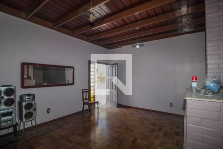 Sala de casa à venda com 3 quartos, 250m² em Partenon, Porto Alegre