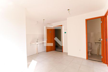 Sala de apartamento para alugar com 2 quartos, 35m² em Del Castilho, Rio de Janeiro