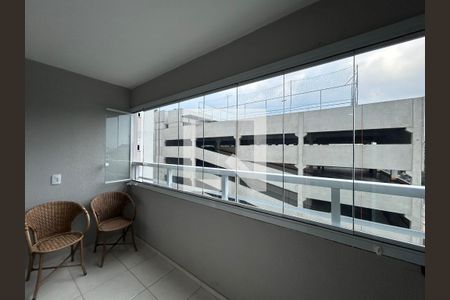 Varanda integrada com a área de Serviço de apartamento para alugar com 2 quartos, 42m² em Jurubatuba, São Paulo