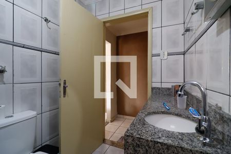 Casa 1 - Banheiro de casa à venda com 5 quartos, 179m² em Jardim Ipanema (zona Leste), São Paulo