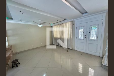 Sala de casa à venda com 4 quartos, 390m² em Vila Valqueire, Rio de Janeiro