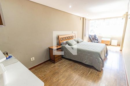 Suíte 1 de casa à venda com 3 quartos, 342m² em Vila Regente Feijó, São Paulo