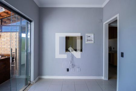 Sala de jantar de casa de condomínio para alugar com 3 quartos, 130m² em Granja Viana, Cotia