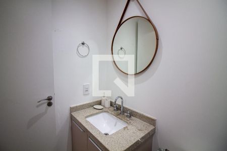 Banheiro de kitnet/studio para alugar com 1 quarto, 25m² em Santo Amaro, São Paulo