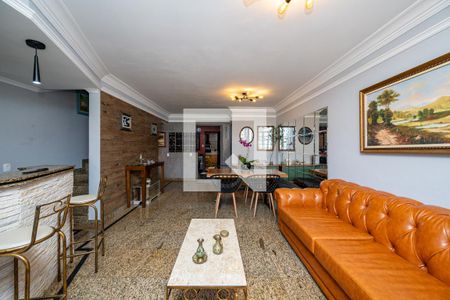 Sala de casa de condomínio à venda com 3 quartos, 268m² em Vila Campestre, São Paulo