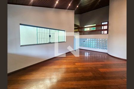 Sala de casa para alugar com 3 quartos, 405m² em Vila Camilópolis, Santo André