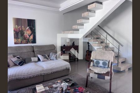 Sala de casa para alugar com 3 quartos, 155m² em Chapéu Do Sol, Porto Alegre