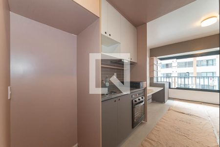 Cozinha de kitnet/studio à venda com 1 quarto, 22m² em Vila Cordeiro, São Paulo
