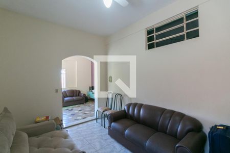 Casa para alugar com 5 quartos, 300m² em Minas Caixa, Belo Horizonte