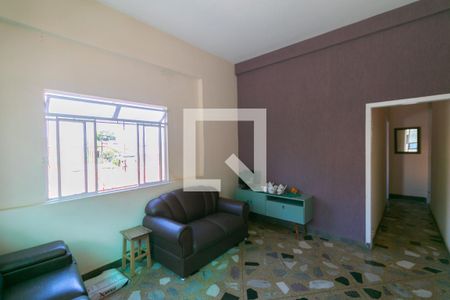 Casa para alugar com 5 quartos, 300m² em Minas Caixa, Belo Horizonte