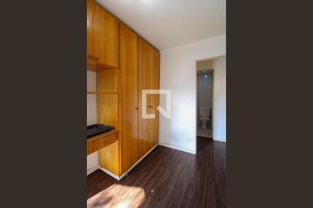 Quarto 1 de apartamento para alugar com 3 quartos, 77m² em Jardim Ampliacao, São Paulo