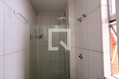 Banheiro de apartamento para alugar com 1 quarto, 55m² em Santa Efigênia, Belo Horizonte