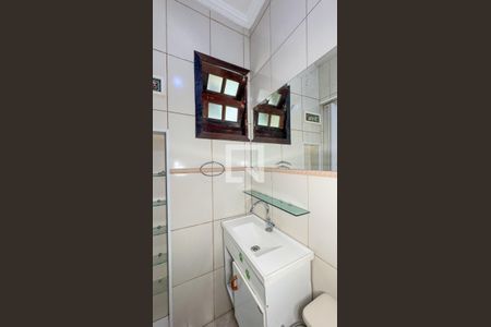 Banheiro de casa à venda com 3 quartos, 156m² em Vila das Belezas, São Paulo