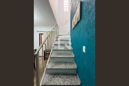Escada de casa para alugar com 3 quartos, 239m² em Sacomã, São Paulo